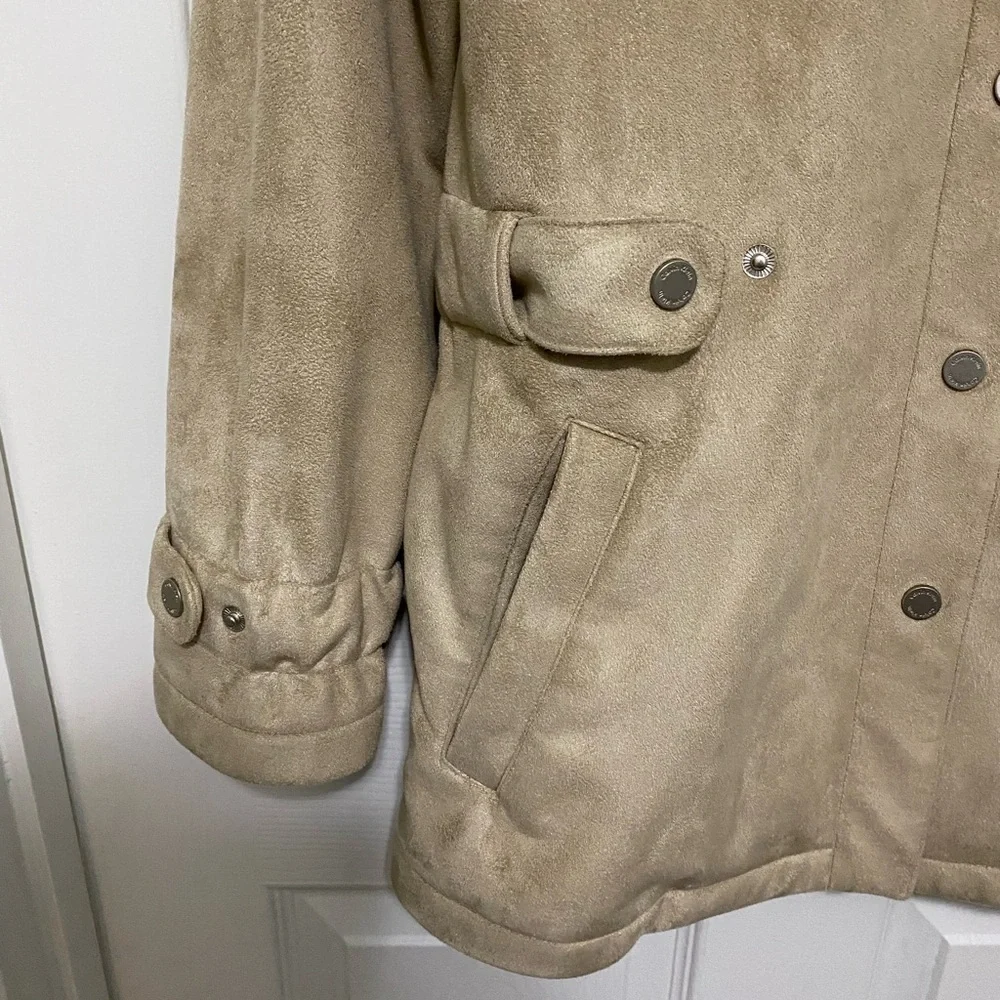 Calvin Klein elegant beige